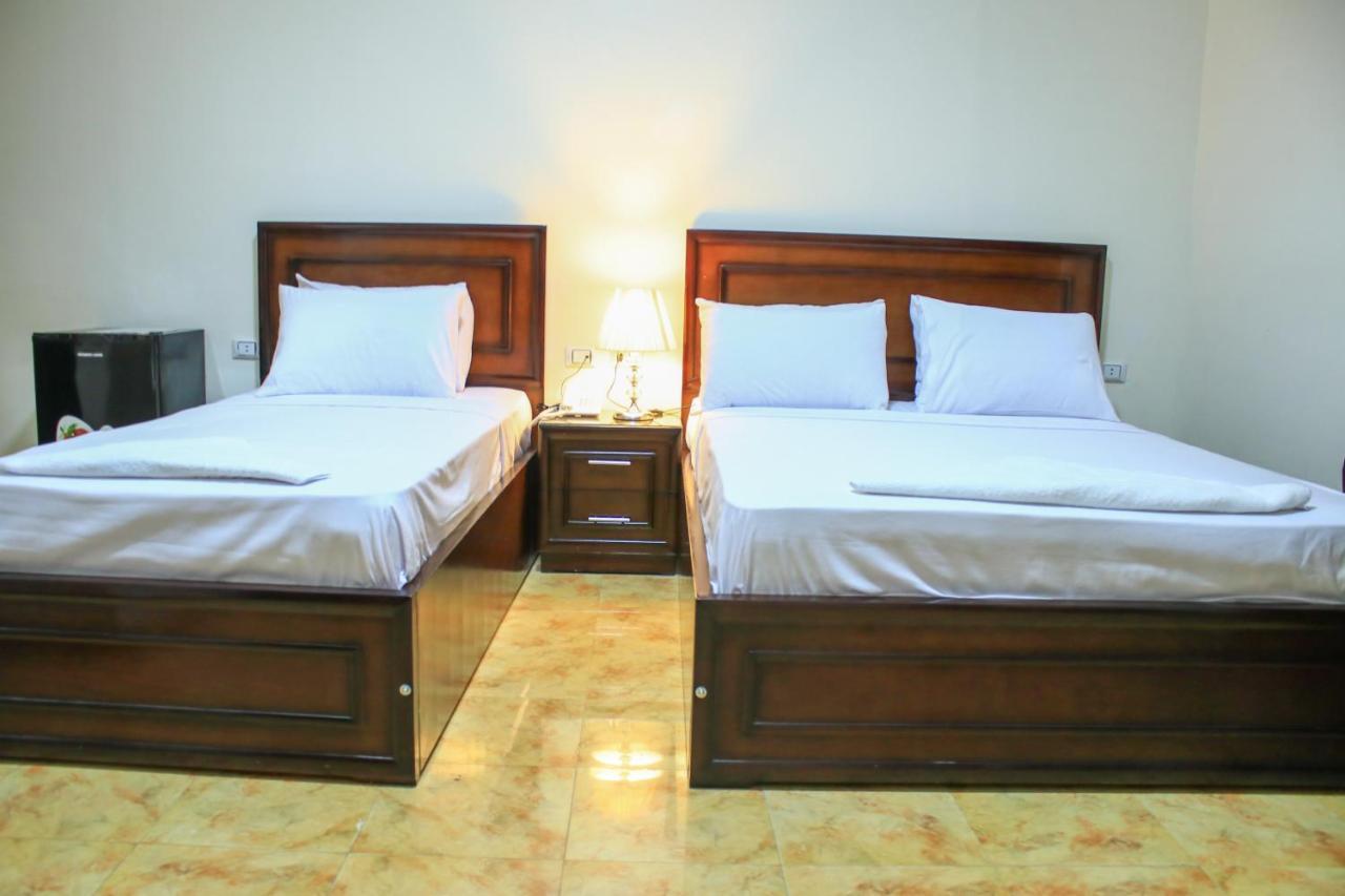 Kmt Hostal