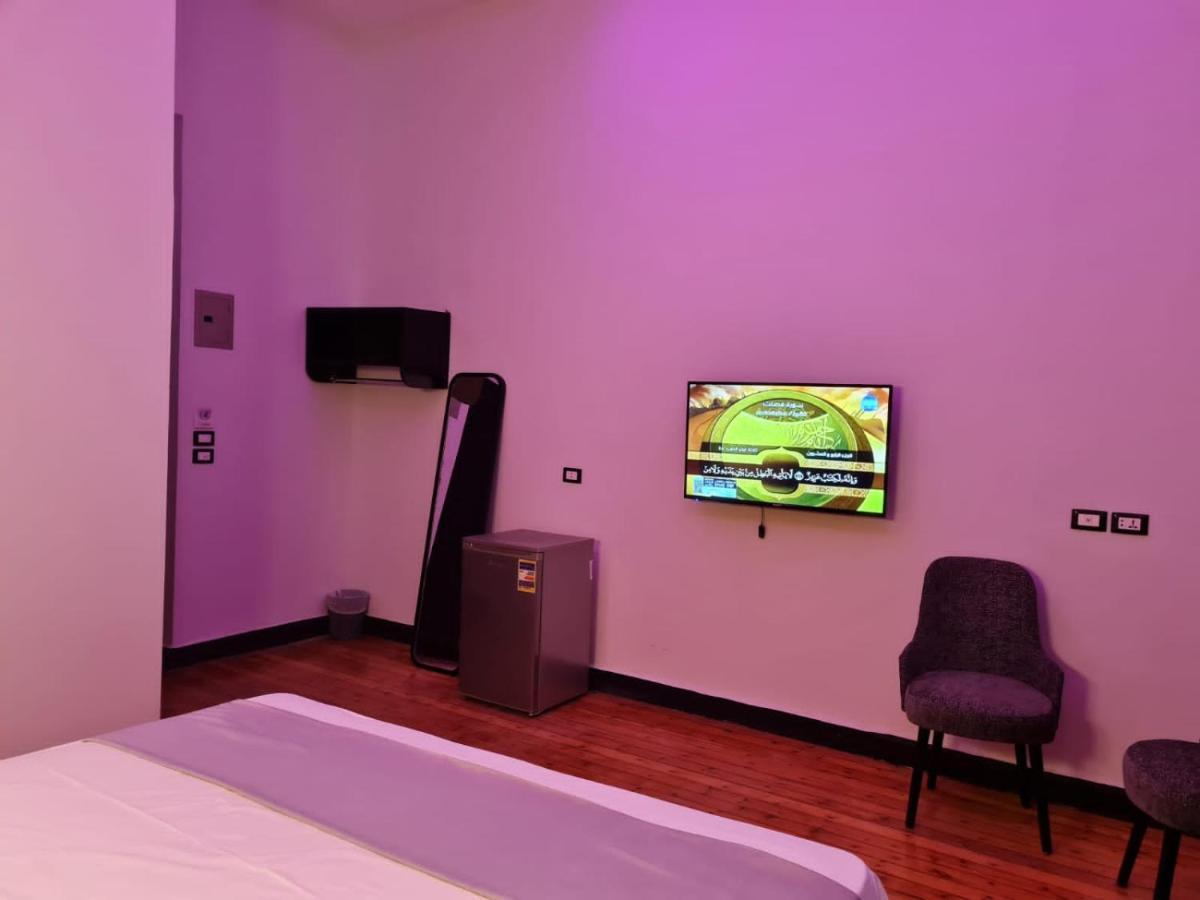 Hostal Kmt *